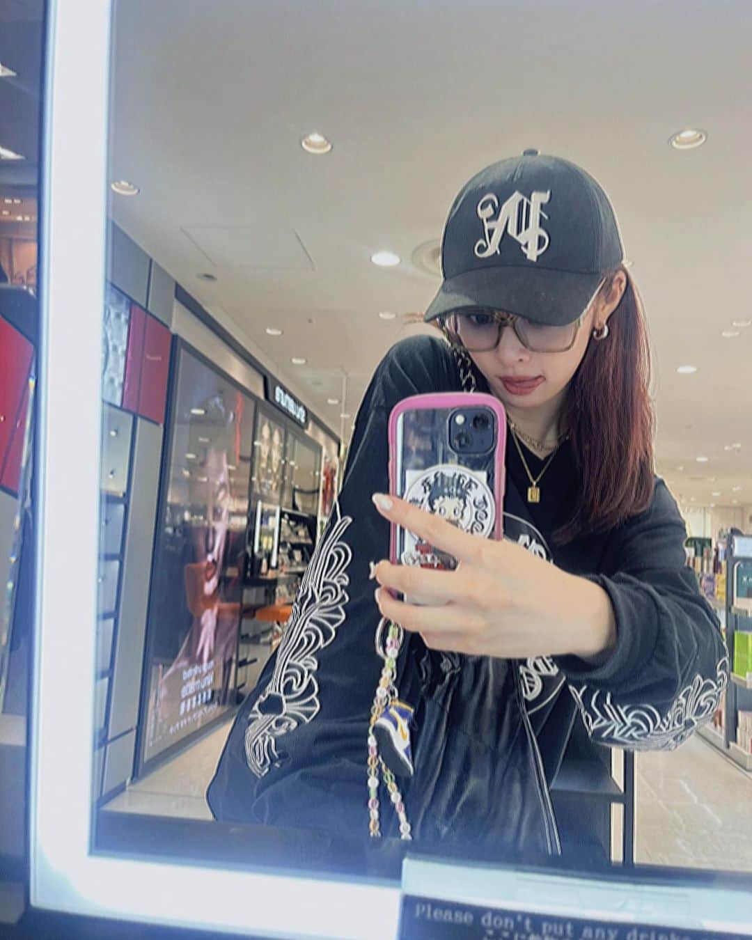 君島憂樹のインスタグラム：「LOOK🫶💎 最近のあれこれ集めてみました🥹 #カジュアルコーデ #海外girl  #コーデが好き」