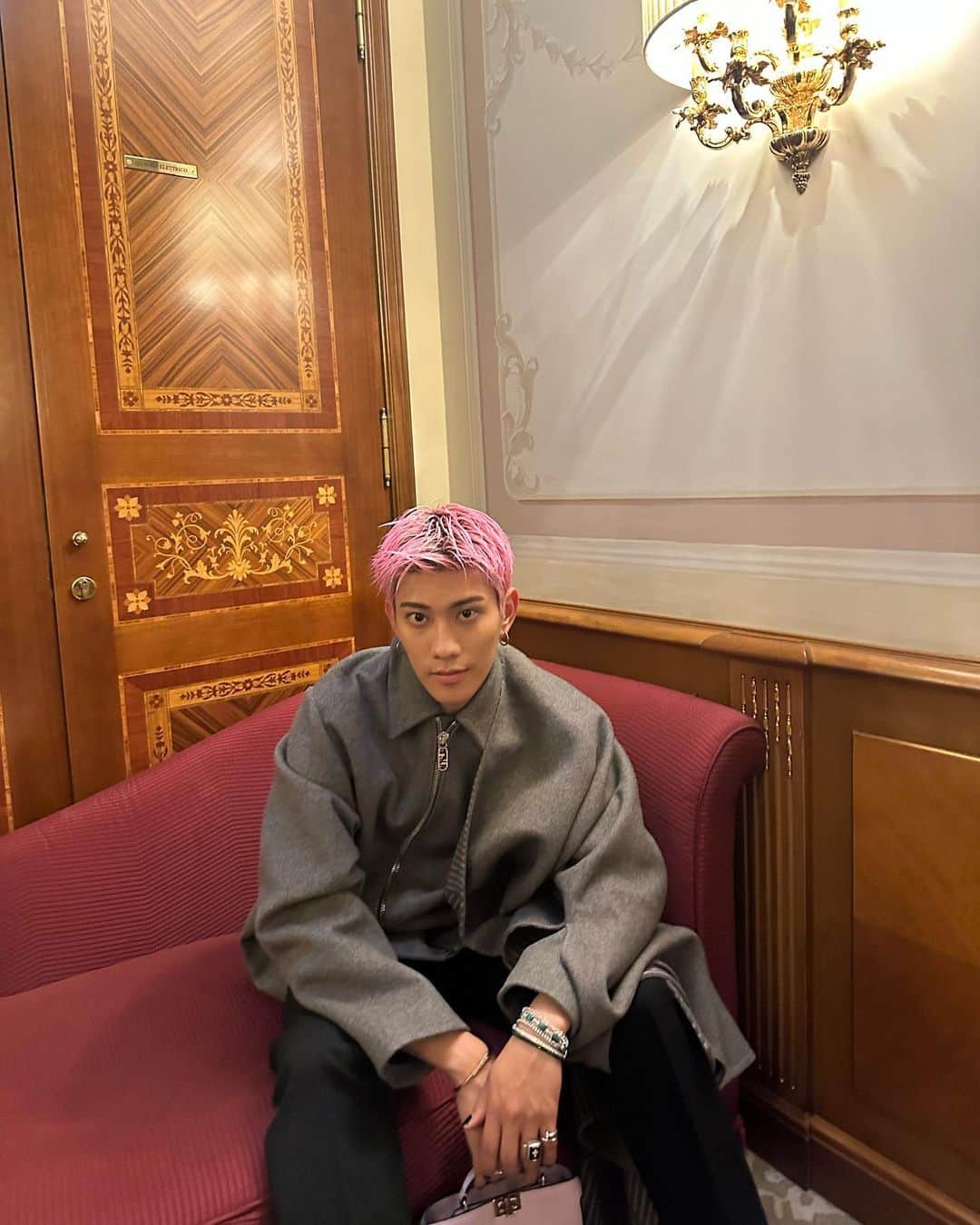 のインスタグラム：「FENDI💜  #FendiSS24 @fendi #PR」
