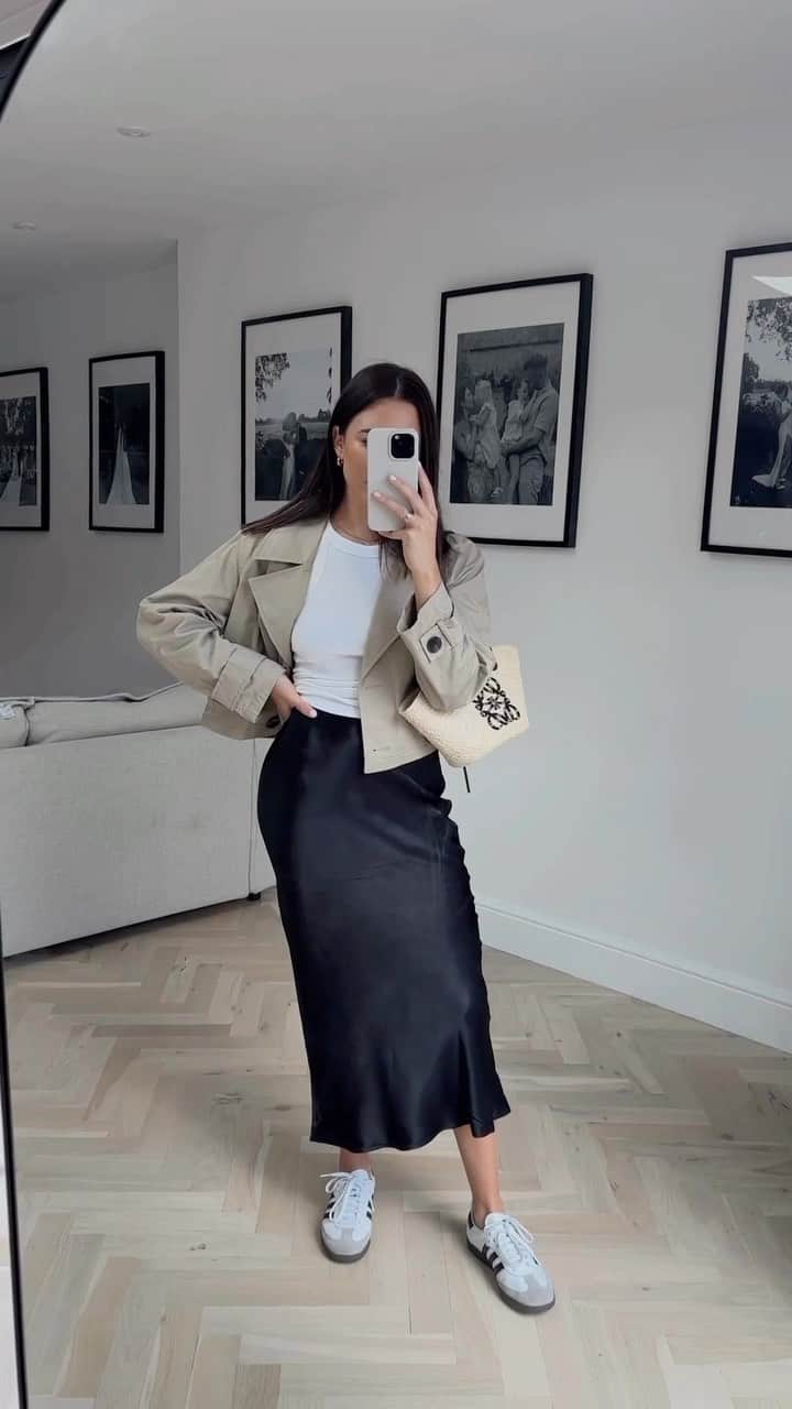 トップショップのインスタグラム：「Sashay in Satin   @jessica_rosehayhurst wears the satin midi skirt [124593775]   Shop satin skirts on Topshop」