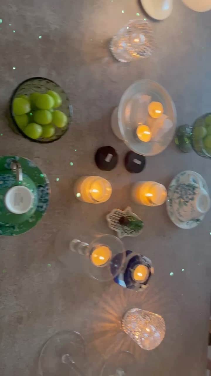 LiLyのインスタグラム：「起業して何をするの？ ▶︎▶︎▶︎💍✴︎✴︎✴︎  まあこれは　 夢かもだけど..  を口癖に、 ロマンチックな構想を 真剣にリアルにコツコツと 練り続けて丸1年。360日目くらい。  ▷▷▷妄想をこえた アイテムが現実に...  夢みた物より 魔法のような物が 完成しはじめて...  眩暈がする 頬をつねる 笑がもれる 泣きそう、 そんな今日。  partner▷ 餅は餅屋の 職人です🧪 @saki_tego   ▷起業して何をつくるの？  デビューは 2024年． ご期待ください。  「うわぁ...♡」って 心から漏れちゃう声、 必ず。  #とかしたい #起業物語　💍  💍」