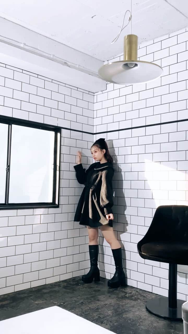 大盛真歩のインスタグラム：「コートも可愛い🐈‍⬛🖤   #evelyn  #wintercollection  #model  #AKB48  #大盛真歩」