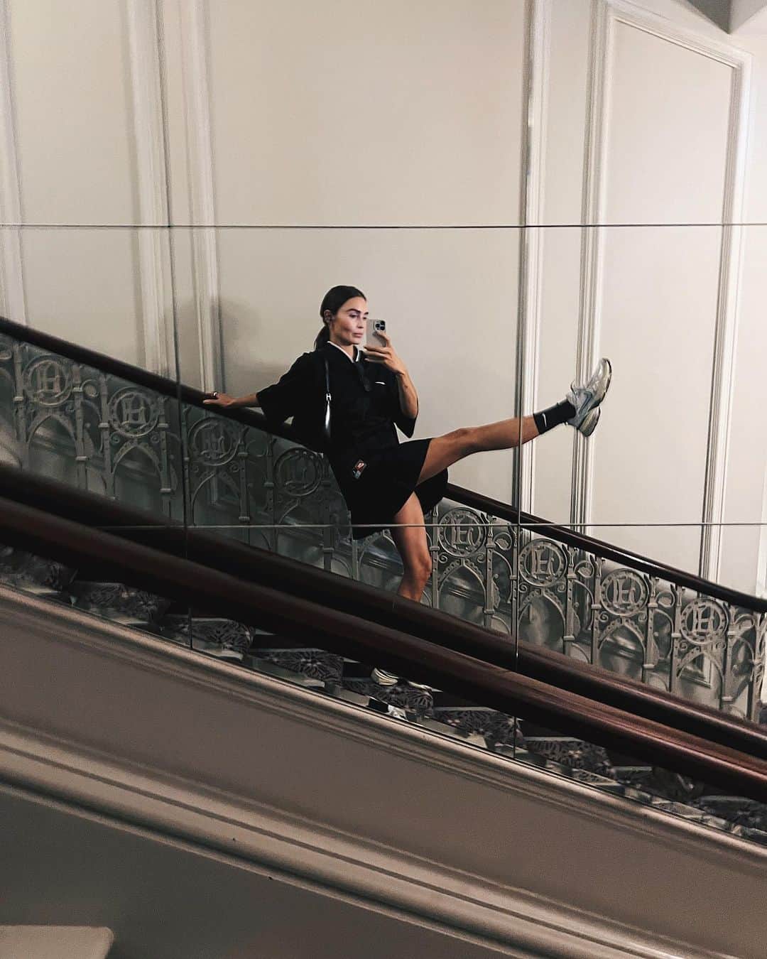 Kirsty Godsoのインスタグラム：「London is a vibe innit?! ❤️‍🔥⚡️」