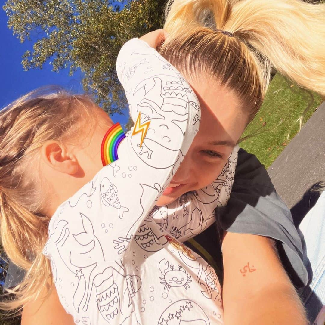 ジジ・ハディッドさんのインスタグラム写真 - (ジジ・ハディッドInstagram)「Have been celebrating our THREE YR OLD this week 🌞🌈⚡️🌻 & just so honored to get to be her mama, to get to see life through her !!!! Happy Birthday to my sweetest, smartest, spunkiest bestie !!!!!!!! 💓 DREAM KID / love of my life🦄🦄🦄」9月20日 23時44分 - gigihadid