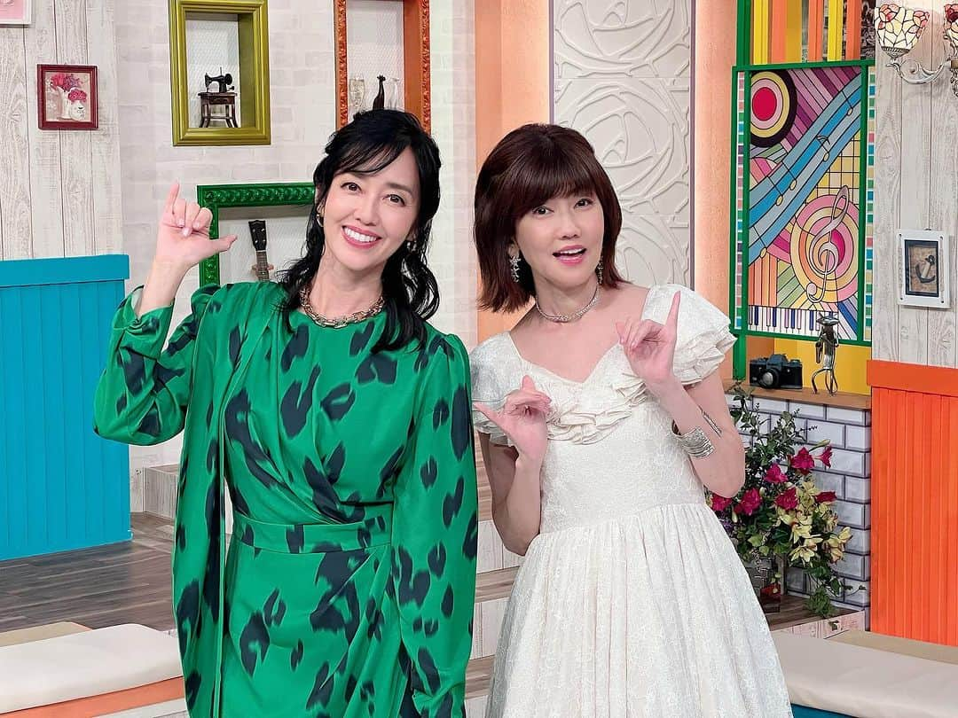 早見優のインスタグラム：「Check us out on 昭和歌謡ベストテンDX 2人でデュエットします🎶🎶 With my bestie #松本伊代 さん  #昭和 #songs #music #showa #duet #yuhayami」