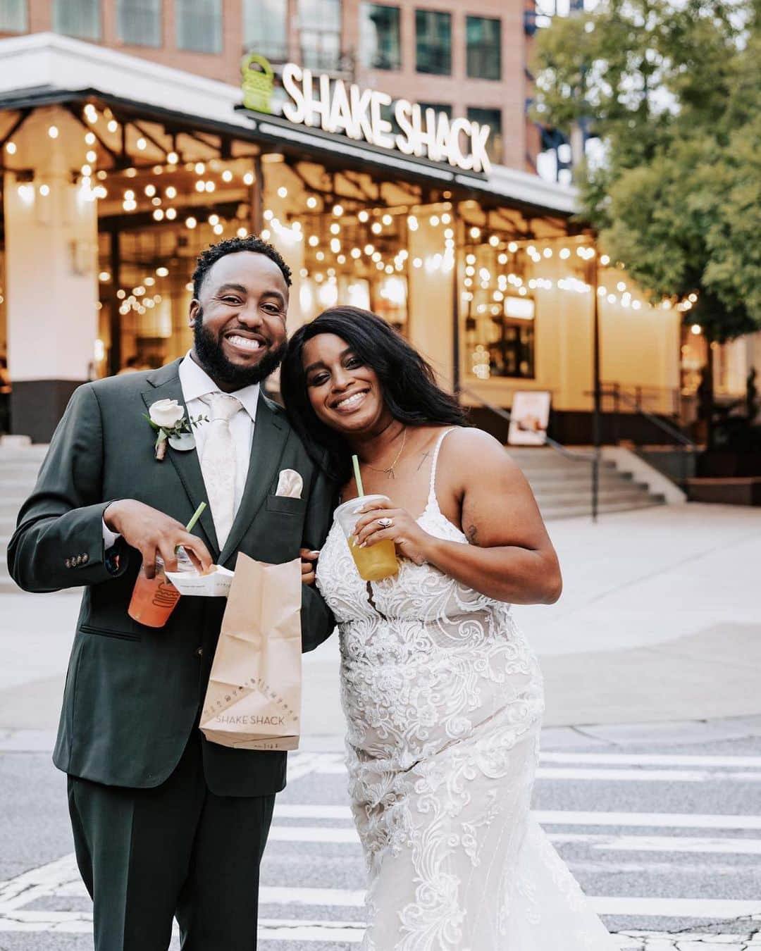 SHAKE SHACKのインスタグラム：「BRB, saving this under ‘wedding goals’:   “People tend to get so caught up in the everyday…going through the motions isn't the life we want. So we decided: let's dance in the middle of rush hour traffic, grab a shake and fries and laugh it out. Capturing that was epic.” - Kelly & Edgar 💍   📸: tanyawidemanphotography」