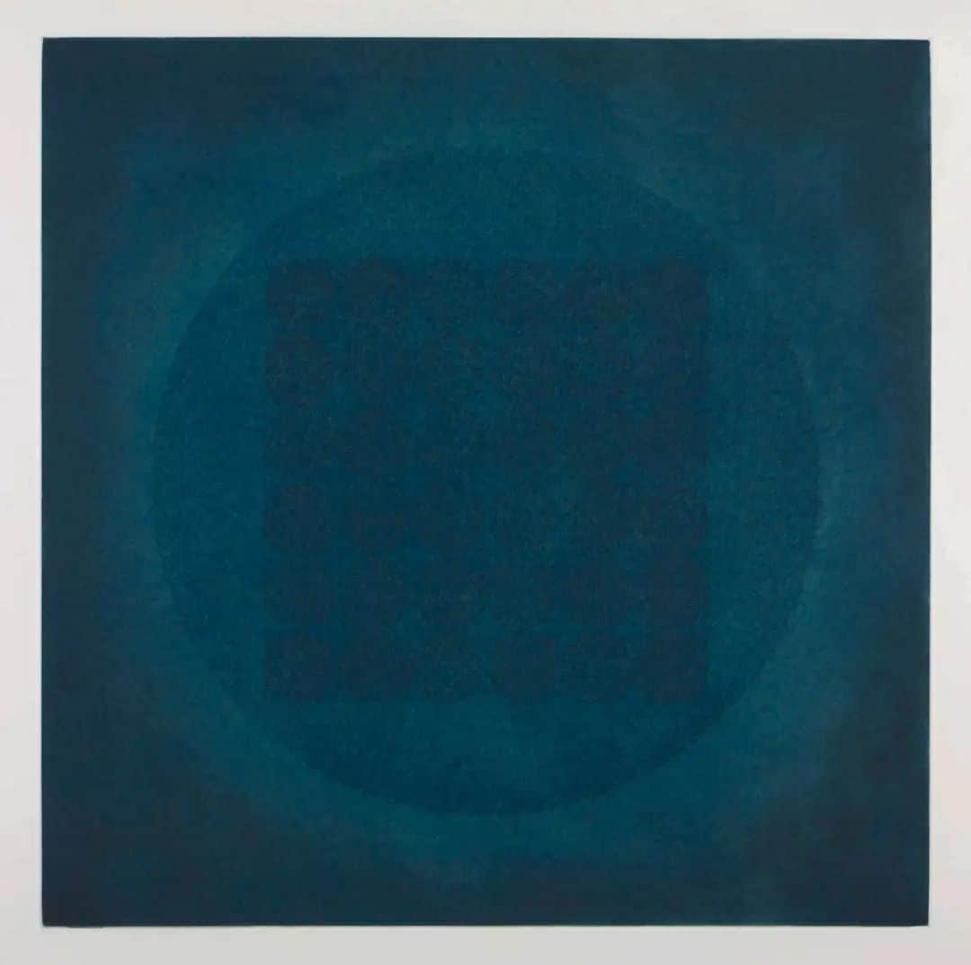 のインスタグラム：「'I set out to capture my breath, to find the essence of my own existence, transcending name, nationality, cultures.' - Shirazeh Houshiary 🔵 🌀  These etchings make up part of a series called 'Round Dance' by Iranian artist and former Turner Prize nominee, Shirazeh Houshiary. Made in 1992, each artwork has been created from the layering of words inspired by texts by 13th century Sufi poet Jalal al-Din Rumi.   Houshiary has said that the repeated words represent the act of breathing. For her, inhalation and exhalation through the lungs gives a feeling of absence and presence, and reveal language as a living organism. The rounded forms, with their spinning, whirling forces are present in all nature, connecting culture to nature, and words to biology.  🟦 Shirazeh Houshiary, Round Dance, 1992 © Shirazeh Houshiary」