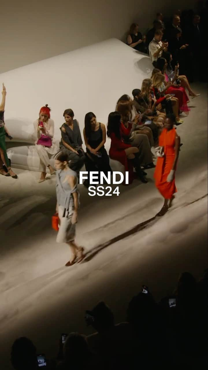 IMG Modelsのインスタグラム：「#RunwayRewind. ⏪ #Fendi’s #FendiSS24 #MFW #fashionshow starring @mary_ukech #MalikaLouback #HeCong #KerolynSoares @laurrreyes + @africagarcia__. 🇮🇹 #IMGmodels」