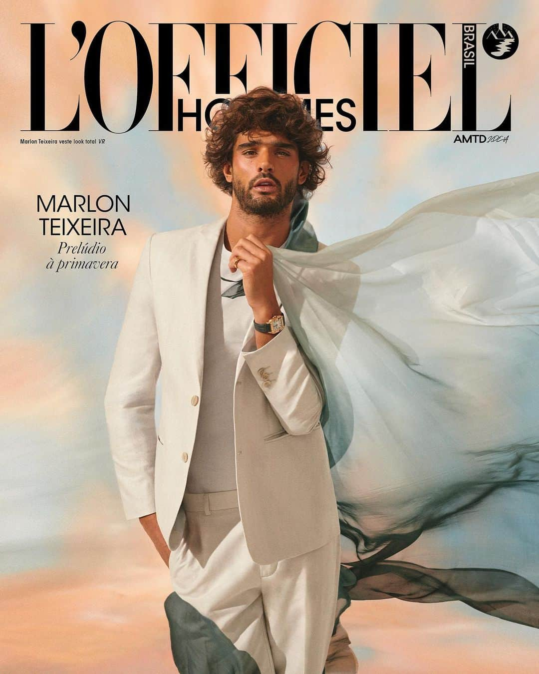 マーロン・テシェイラのインスタグラム：「A TEORIA DE TUDO! Marlon Teixeira, um dos modelos mais lindos do mundo e com uma carreira internacional consolidada, é uma das capas da L’Officiel Hommes Brasil. O catarinense comprova que a moda masculina pode ser confortável e elegante, despojada e autêntica. Além disso, Marlon conta em entrevista exclusiva sobre carreira, lifestyle, relacionamento e muito mais.   Marlon Teixeira veste @vrcollezioni   A edição 30 vem repleta de moda, lifestyle, entretenimento e uma percepção profunda das diferentes questões do mundo, dando voz a quem precisa ser ouvido e contemplando a elegância mais racional e conectada com as questões contemporâneas.  A nova L'Officiel Hommes pode ser encontrada nas bancas de todo o Brasil, e também nos aplicativos do GoRead, Claro Banca, Pressreader e Revistaria S.  Direção criativa e styling: Luis Fiod @luisfiod  Fotografia: Fabio Bartelt @fabiobartelt  Assistente fotografia: Marina Scanavez / Marcelo da Fonseca @m_scanavez  Grooming: Daniel Hernandez @danielhernandezdh  Assistente: Ricardo Leal @riccardoleal  Produção de moda: Zeca Ziembik @zecaziembik  Assistente: Otavio Sohn @zecaziembik  Camareira: Fabiane de Oliveira Produção Executiva: André Bona (Vega Creative Productions) @andregbona  Tratamento de imagem Tiago Auge」