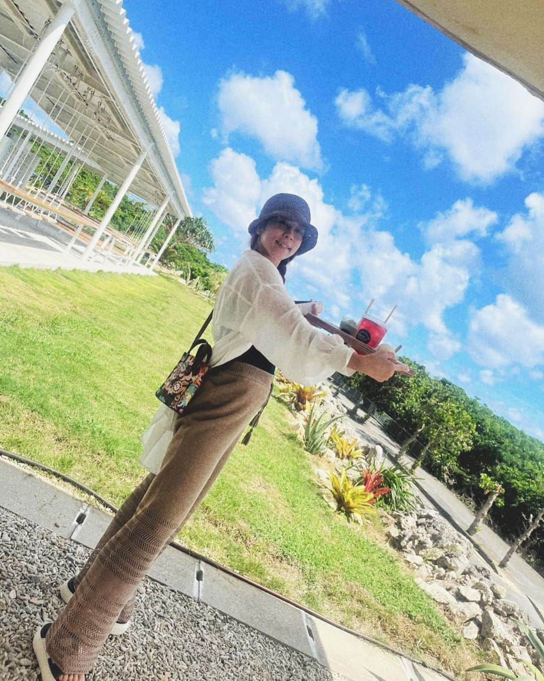 村元哉中さんのインスタグラム写真 - (村元哉中Instagram)「宮古島の旅🪸🩵 Part 2 Good food Good mood 😋 ⠀⠀⠀⠀⠀⠀⠀⠀ #Miyakojima #foodstagram #foodlover #島cafe #宮古はちみつ #水晶鍋 #アーサ #カーキダコ丼 #釜焼き野菜 #ゴーヤ #gelato」9月21日 0時30分 - k.a.n.a.m.u.r.a