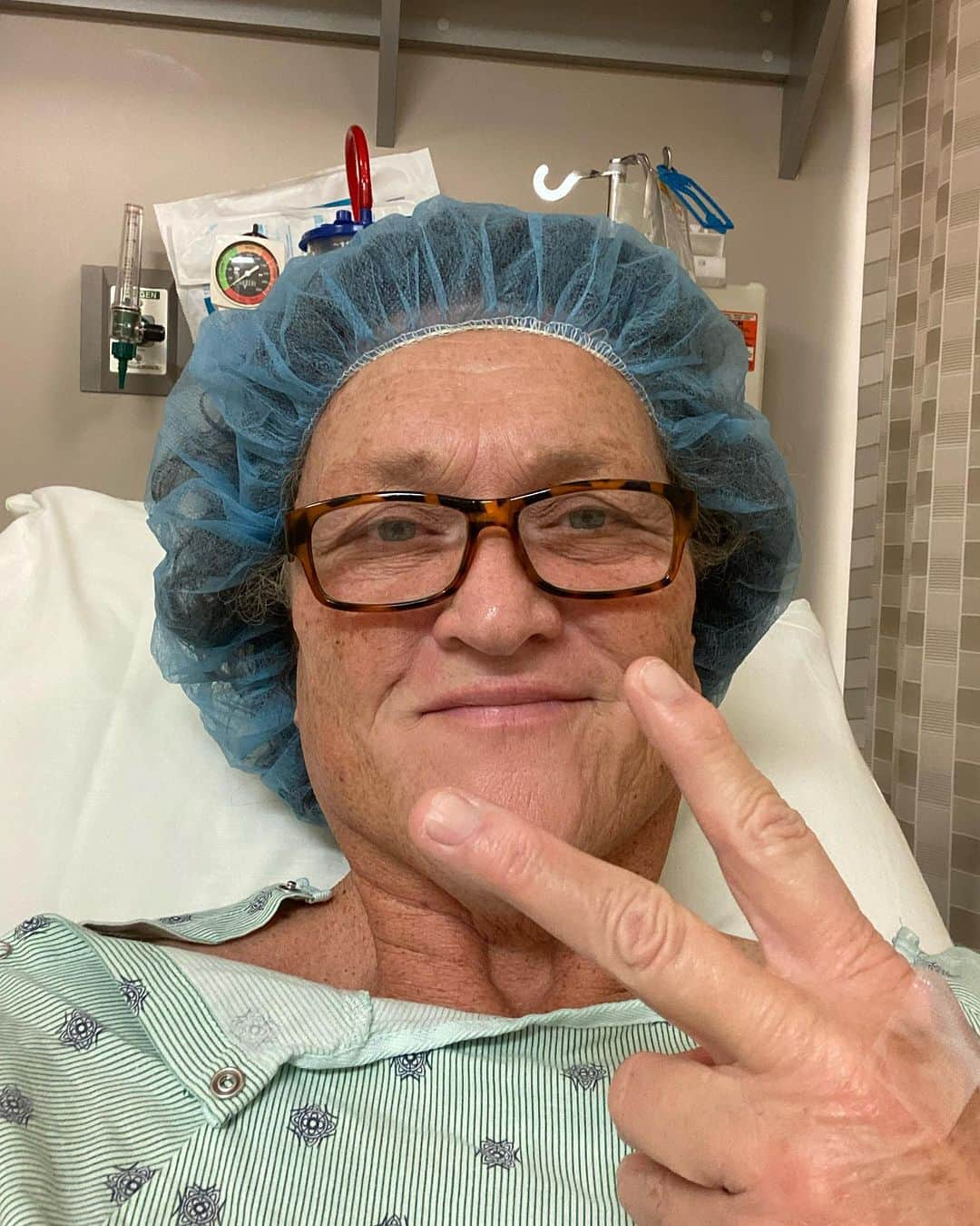 ドット=マリー・ジョーンズさんのインスタグラム写真 - (ドット=マリー・ジョーンズInstagram)「I haven’t post anything about my knee replacement. I know my girl @bridgettcjones had but wanted to as well. My knee was a mess and this was the 8th surgery on my left one. I think I got my miles out of it. 9-12-23 was surgery! Have had some very bad days but slowly getting better! Thank you @bridgettcjones for being an amazing nurse and taking good care of me . I love you forever and always.  I made that fancy cup and stuff holder for my Walker!!! Jealous 😉love y’all! I’ll keep y’all up to date! Today is day 8. Ya don’t count the day ya had the surgery cause ya don’t!!!」9月21日 9時59分 - dotmariejones