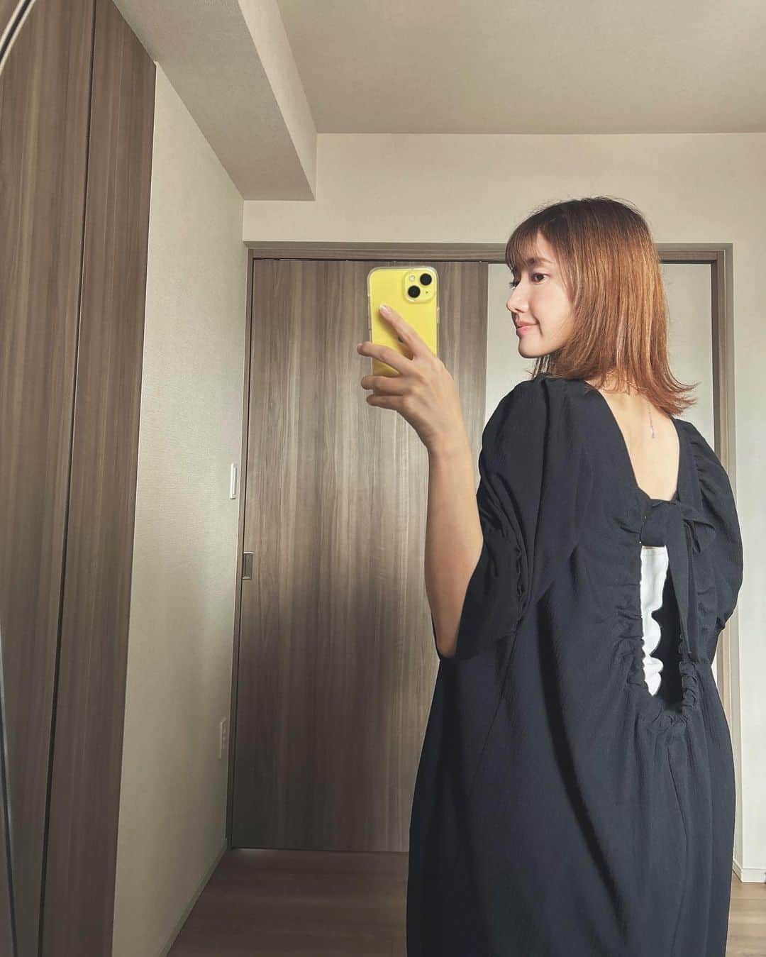 多岐川華子のインスタグラム：「後ろがリボンになってるけど可愛すぎずとても好き🙌」