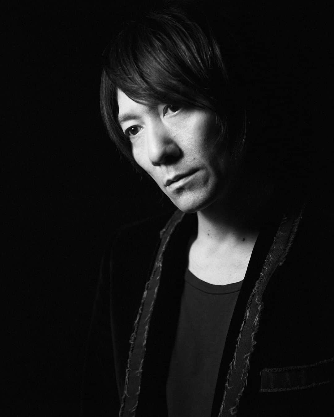 中野敬久のインスタグラム：「作品として撮影させて頂いた#吉井和哉 後に#コマーシャルフォト の特集で掲載させて頂きました！#music #portrait #photography #hirohisanakano」