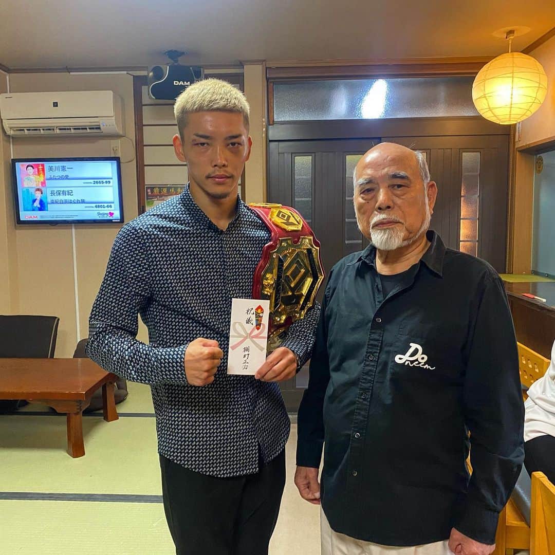 バズーカ巧樹のインスタグラム：「棚町会長、貴重なお話を聞かせていただきありがとうございます  押忍  #感謝」