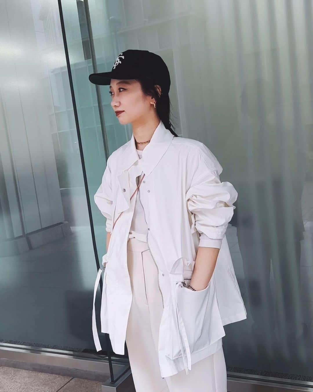 TOMOKAさんのインスタグラム写真 - (TOMOKAInstagram)「今日の私服です☺︎  上下共に本日19:00 EC販売開始です☺️ 生地感も今の時期に重宝するし白だからこそ汚れが目立ちにくいのも良いです。」9月21日 11時16分 - ______839048