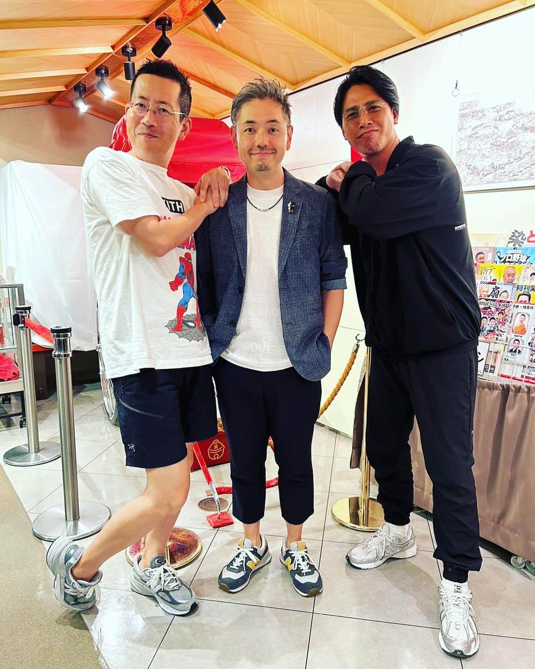 林家木久蔵（2代目）さんのインスタグラム写真 - (林家木久蔵（2代目）Instagram)「母校からの〜大阪繁昌亭🙌ご褒美な１日。春蝶兄さん有難うございました〜。鯉斗〜中目黒行ってくるわ〜🤣  #落語 #落語会 #玉川学園 #玉川大学 #林家木久扇 #笑点 #林家正楽 #春風亭一之輔 #桂春蝶 #瀧川鯉斗 #林家木久蔵 #繁昌亭」9月21日 11時09分 - kikuzo2nd