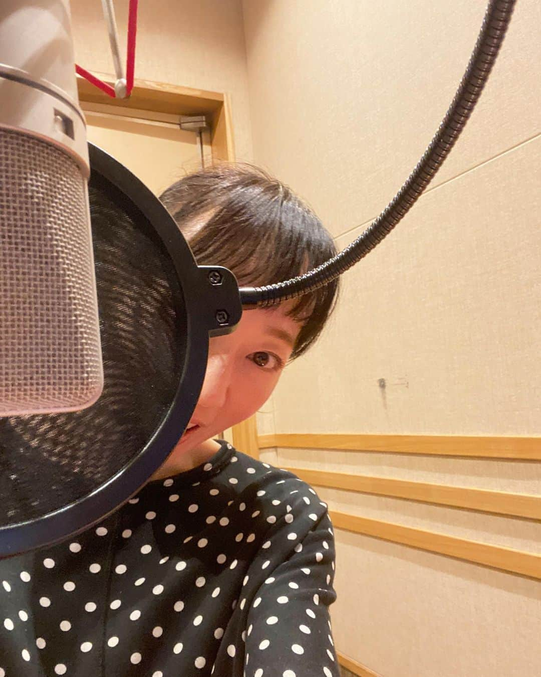 湯浅美和子さんのインスタグラム写真 - (湯浅美和子Instagram)「声のお仕事🎙✨ 大好きな番組📺  #声 #声のお仕事 #アナウンスブース #ナレーター #吹き替え #感謝」9月21日 11時12分 - miwako_yuasa