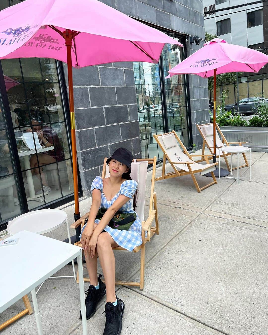 澤山璃奈のインスタグラム：「ちょっと前だけど、 @sakikotamura_ が教えてくれた可愛くて美味しいcafeに行ってきました🩵🍽️  アジア系のcafeみたいで、カツカレーやタピオカ、抹茶などなど🍵 　 今週に入って涼しくなってきたNY🗽  夏が終わっちゃったのは寂しいけど、 来月は誕生日＆結婚記念日&日本から親友が来るのがすごく楽しみで今からソワソワしてる💓🥰  🗽　#sawarina_ny   #海外移住 #アメリカ移住 #NY移住 #アメリカ生活 #NY生活 #NY #NYC #nylife #nyphoto #NYbucketlist」