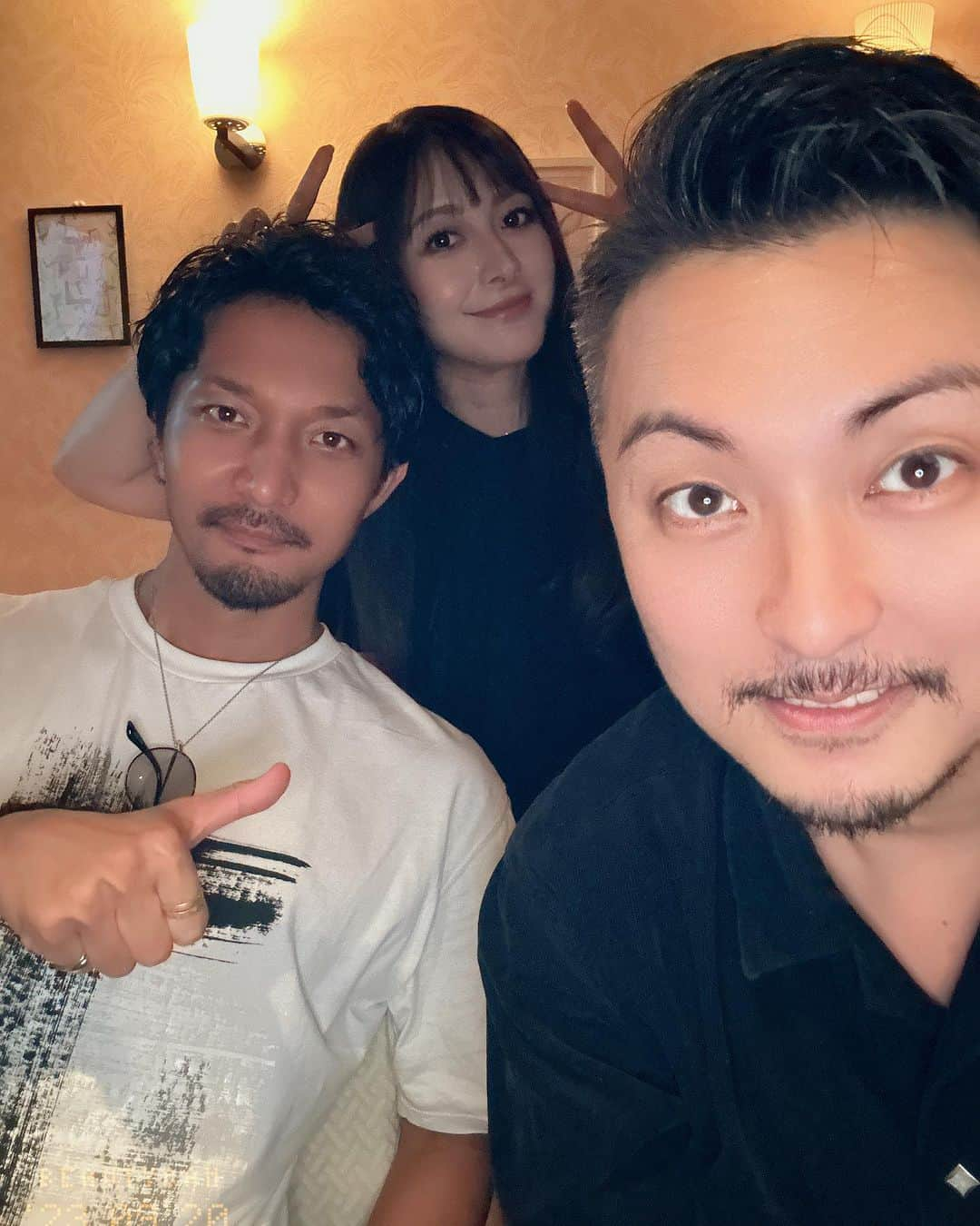 川村りかさんのインスタグラム写真 - (川村りかInstagram)「元事務所の敏腕マネージャーの田中さんが 元同じ事務所の北代高士をお店に連れて来てくれました😆✨  2人とも昔から全然変わらない😳  本当楽しい時間だった🥹 ありがとうございました🙇🏼‍♀️ また遊びに来てくださーい🎵」9月21日 2時51分 - rika._.kawamura