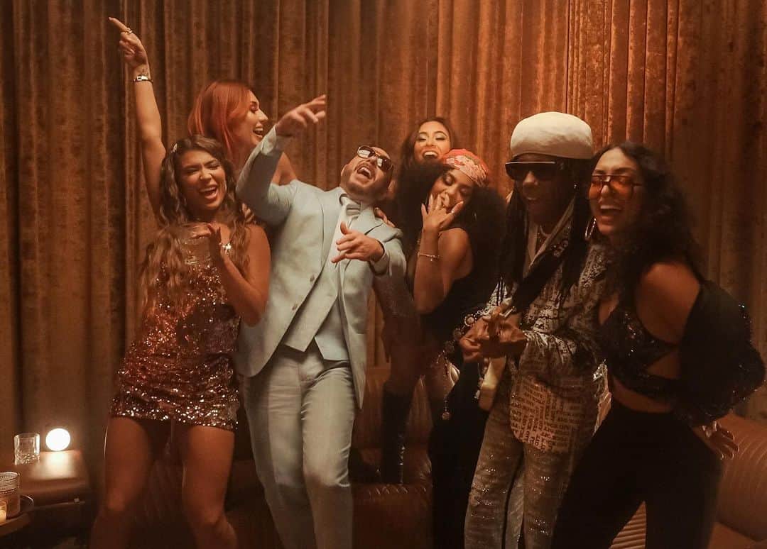 ピットブルさんのインスタグラム写真 - (ピットブルInstagram)「Now all my freaks get freaky and say aye aye aye… 🔥 @nilerodgers @themostbadones」9月21日 2時53分 - pitbull