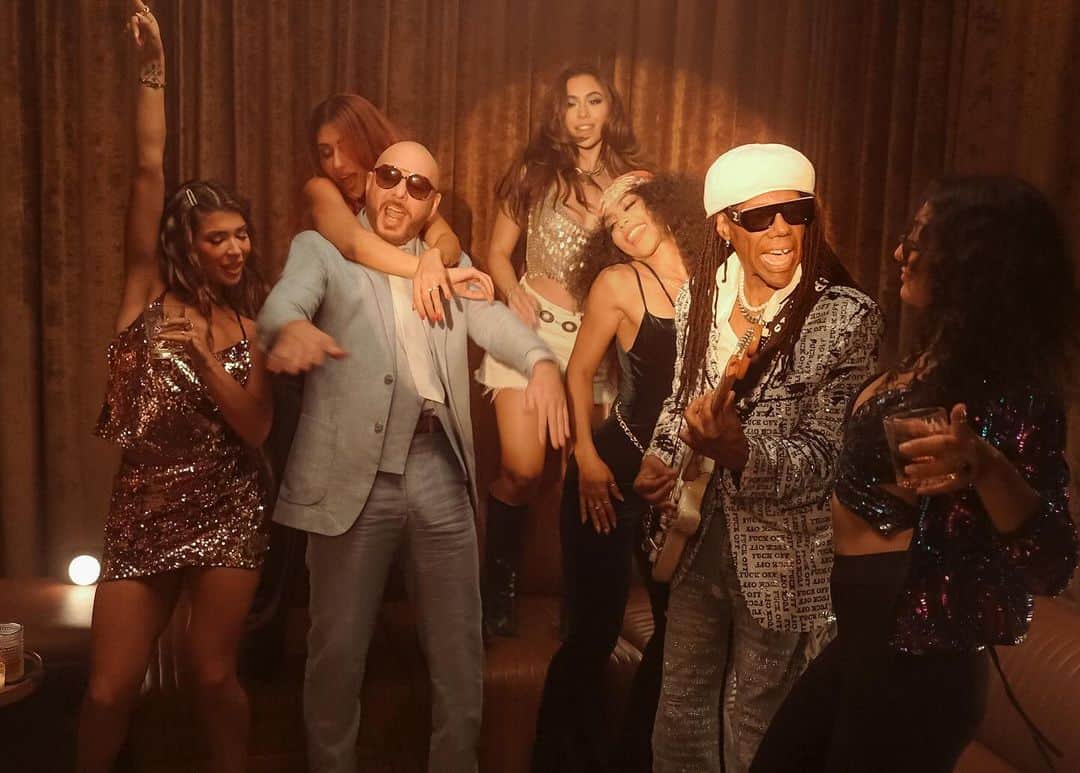 ピットブルさんのインスタグラム写真 - (ピットブルInstagram)「Now all my freaks get freaky and say aye aye aye… 🔥 @nilerodgers @themostbadones」9月21日 2時53分 - pitbull