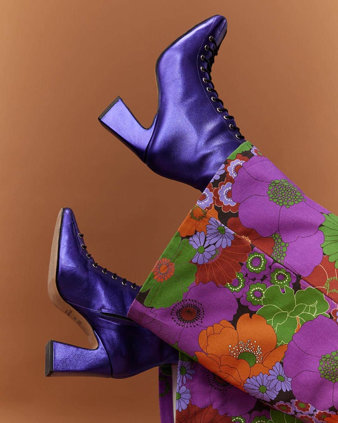 lisa gachetさんのインスタグラム写真 - (lisa gachetInstagram)「Tonia is back ! En Noir, Purple Métallisé ou Cognac, les célèbres Boots Tonia sauront vous séduire.  Fabriquées au Portugal, elles deviendront la star de votre dressing 🤩  🍋 #makemylemonade #chaussures #boots #madeinportugal」9月21日 3時01分 - makemylemonade
