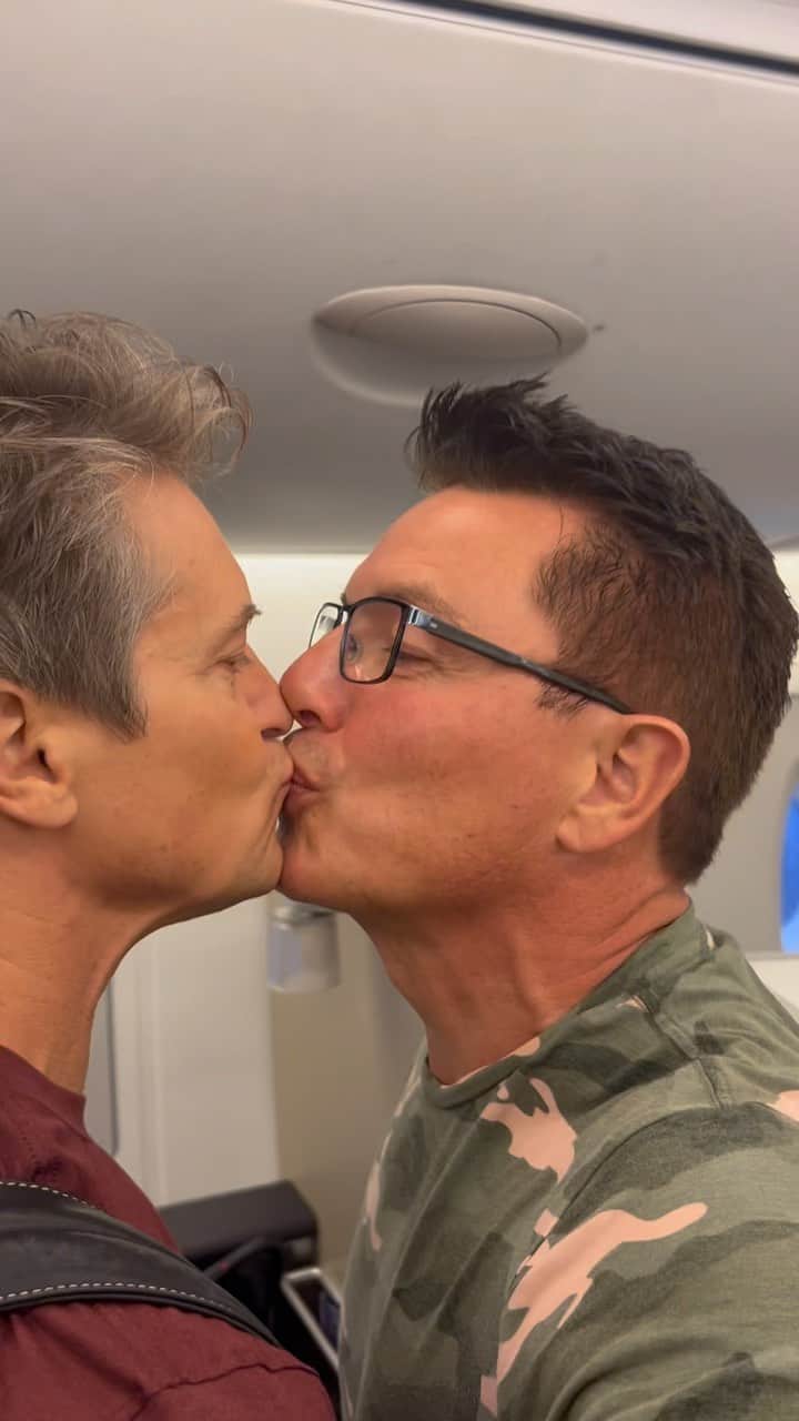 ジョン・バロウマンのインスタグラム：「It worked… the face at the beginning though and “Are we meant to be here?” The surprise worked. @british_airways we are looking forward to our evening of luxury. Great pjs btw. @scottmale  #lgbtq #love #flying #firstclass #surprise #comfort #husband #champagne #Airbus #a380」