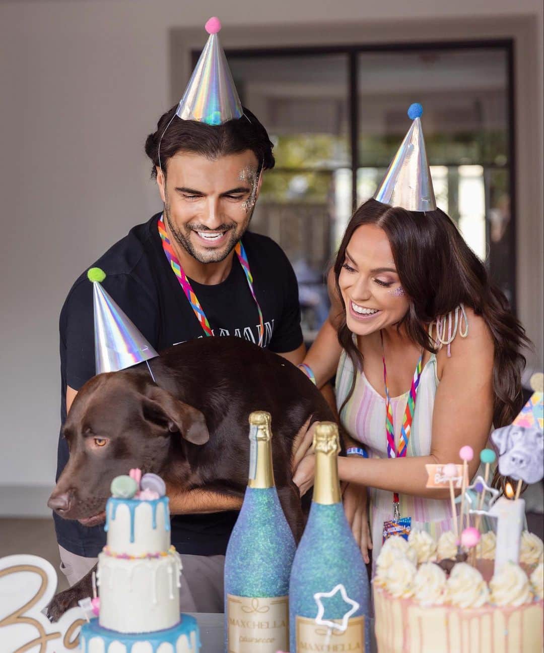 のインスタグラム：「The last of Maxchella... captured by the talented @ravenimagery 🐾🥹  Max my love, you've brought us so much joy and happiness over the last year, it was only fitting that your party was a huge celebration of colour and fun.. 💘🎉🐾 Huge Thankyou to @popandbark for making our vision come to life 🥹💘 it surpassed even our wildest expections!!! 😍  Extra thankyou's to our gorgeous family and friends who came and made it so special.. I hope one day to get over this illness and see you all again 😂🤦🏻‍♀️  Big shoutout to @dominos_uk for the best spread 🍕 @wearesunana for the brilliant tunes 🎉 And @the_tidy_dog_company for our cake, @rudisthedoggybakery for our pawperoni pizzas 😂 and @theoccasionbarco for our pup themed cocktails 🐾🥹🍸」