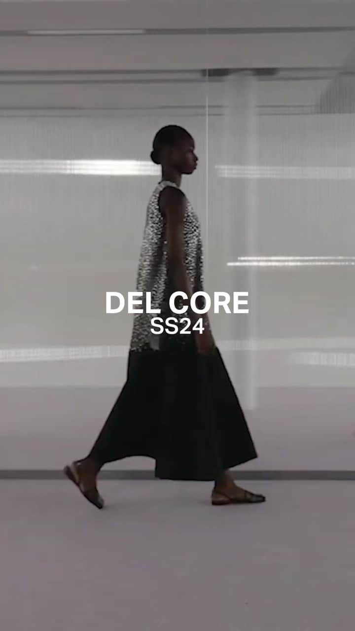 IMG Modelsのインスタグラム：「#RunwayRewind. ⏪ #DelCore’s #SS24 #MFW #fashionshow starring @estrelletaa_ #AlexConsani @gugu_yutong @nayonikaashetty @yangling_918 + @laurrreyes. 🇮🇹 #IMGmodels」