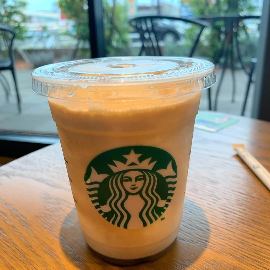 ESPRESSOさんのインスタグラム写真 - (ESPRESSOInstagram)「スタバに来た〜❗️☕️☕️☕️ エスプレッソ アフォガード  フラペチーノで〜す🦏🦏🦏 これは甘くて美味しい‼️😁 ESPRESSO稲沢の近くの スターバックスコーヒー 稲沢桜木宮前店へやって来ました❗️😁☕️🦏」9月21日 3時53分 - espresso.fanclub