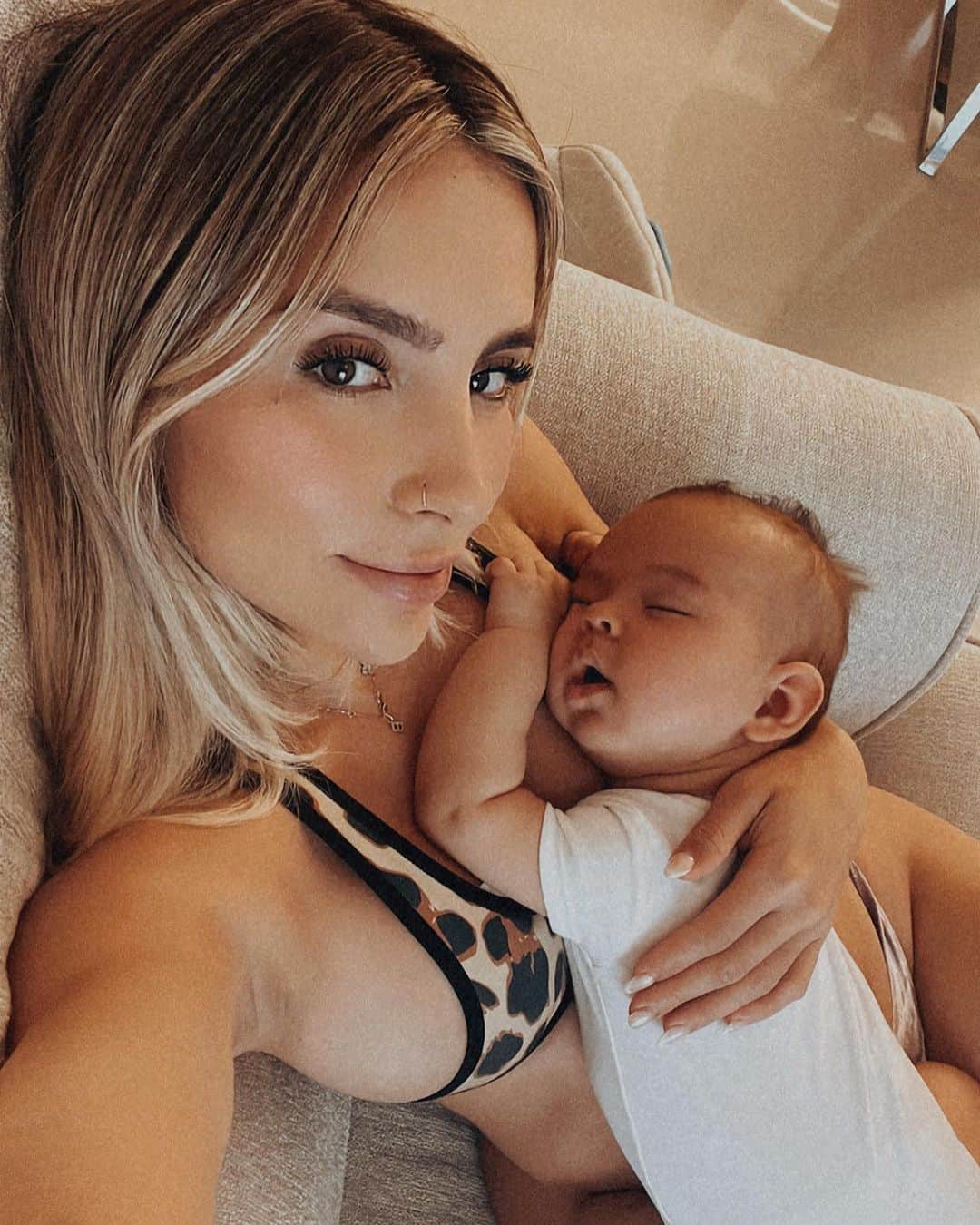 Bruna Rangel Limaのインスタグラム：「4 months of Ace 🤍 To know you is to love you. It’s true the love does multiply.」