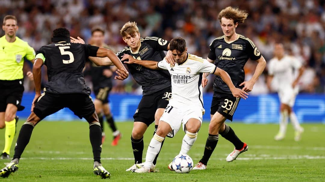 ブラヒム・ディアスのインスタグラム：「✅ Gran victoria, equipo.  @realmadrid 🙌  ✨ @championsleague night at Bernabéu 🤩  #HalaMadrid 🤍」