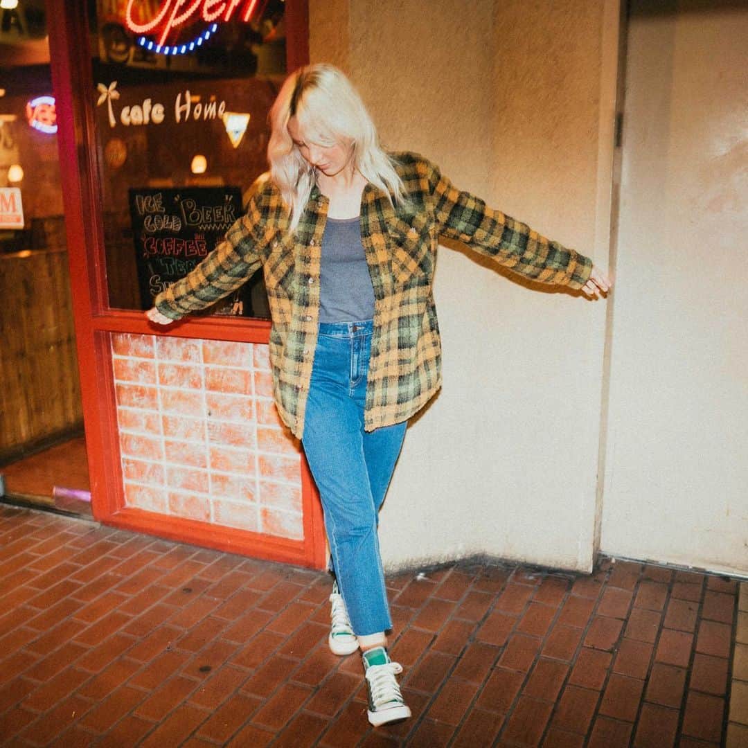 のインスタグラム：「The reviews are in... this is an all time staple 🙌 Cozy but edgy which is exactly what we are about ✔️ 'Silent Sherpa Jacket' ⬅️」