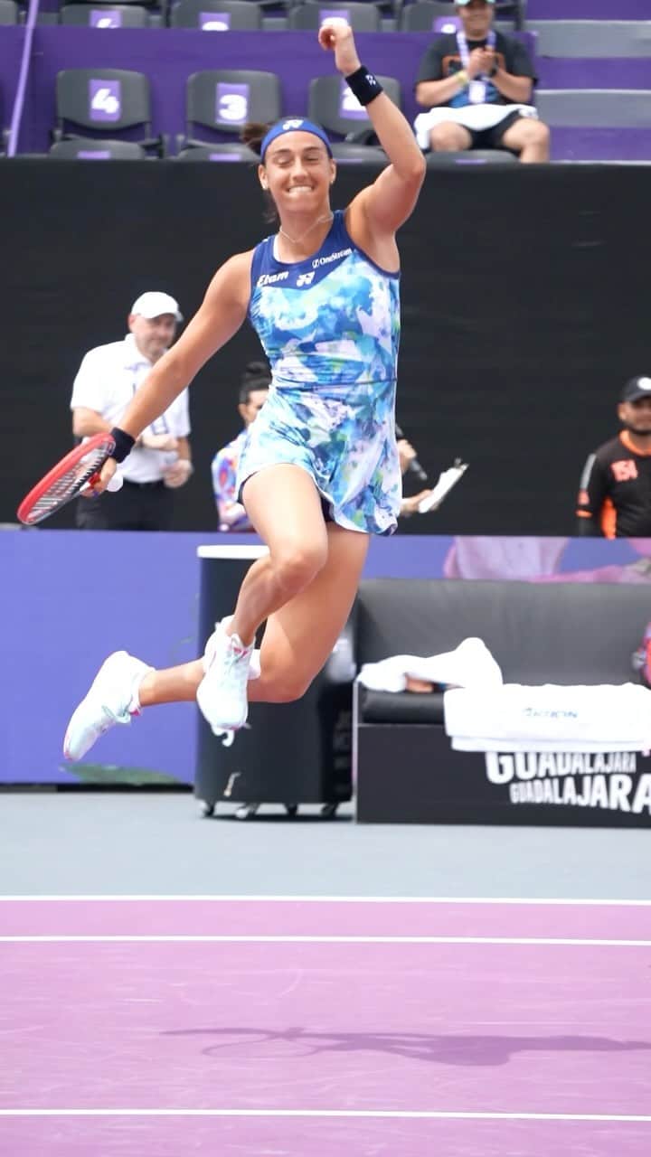 キャロライン・ガルシアのインスタグラム：「Flying to the quarter-finals! ✈️  #FlyWithCaro #WTA #GDLOpenAKRONxSantander #WTA1000 #ElMejorTenisDelMundo」