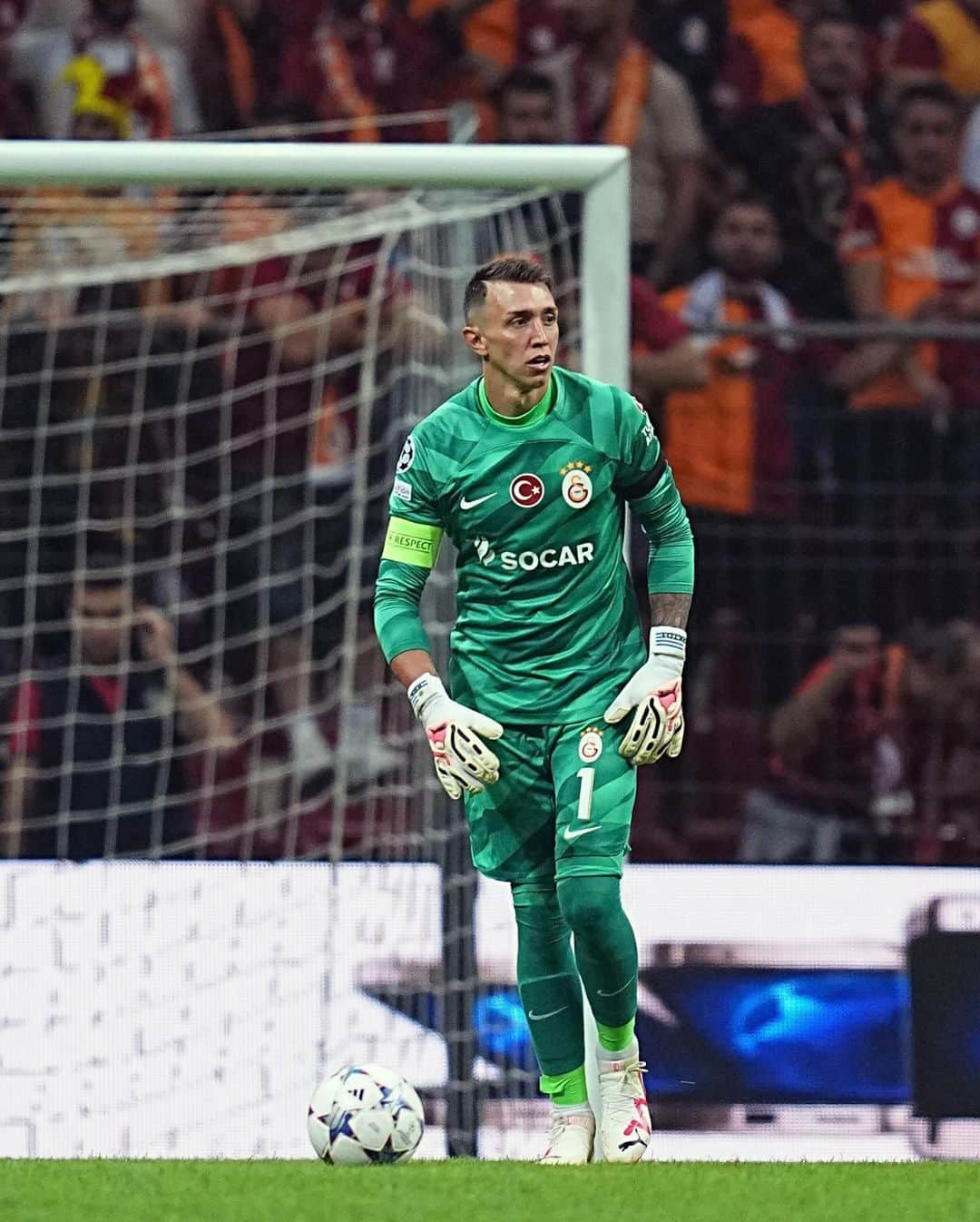 フェルナンド・ムスレラのインスタグラム：「Three years later, it feels so good to experience this @championsleague atmosphere again. RAMS Park was on 🔥 An important recovery at the end of the match but it wasn’t enough for the win. We continue together on this journey where we need total focus. Thank you!  Tres años después, que bueno es volver a sentir esta atmósfera de la @championsleague. RAMS Park estaba en 🔥 Una importante recuperación al final del partido, pero no fue suficiente para la victoria. Continuamos juntos y necesitamos un enfoque total para los próximos desafíos. Gracias!  #GSvKOP #UCL」