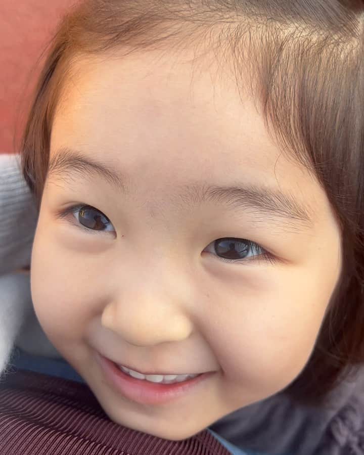 珠華ゆふのインスタグラム：「①このアングルの和華、ほっぺとくちばし好きにはたまらない💓 ②真剣だと口が尖ります😆 ③④学校でやっている勉強用のアプリを家でもやる！とワクワクしながらログイン⭐️もうこんなに使えるんだね〜でもパスワード違って結局できなかったよ笑  #メンタル #メンタルコーチング #メンタルトレーニング #宝塚 #宝塚og #宝塚受験 #バレエ #フィギュアスケート #パフォーマンスアップ #サンフランシスコ #ベイエリア #アメリカ生活」