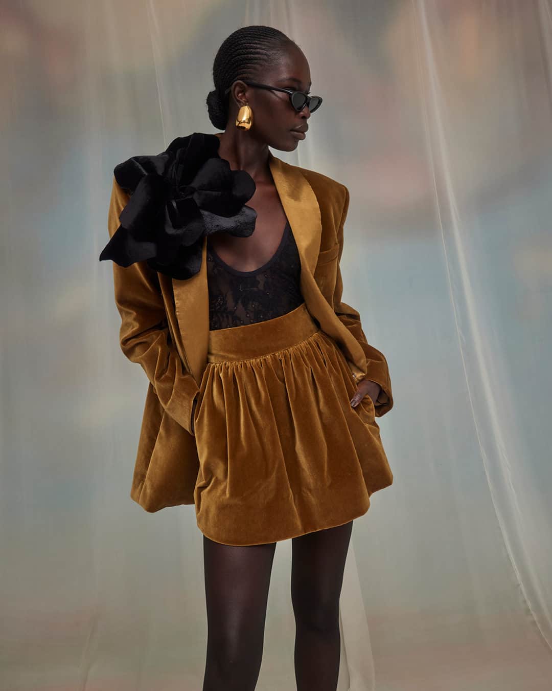 ジマーマンさんのインスタグラム写真 - (ジマーマンInstagram)「Backstage Moments: New arrivals from Fall 23 captured behind the scenes. Explore and shop the collection in stores and online. #Luminosity #ZimFall23 #zimmermann」9月21日 6時00分 - zimmermann