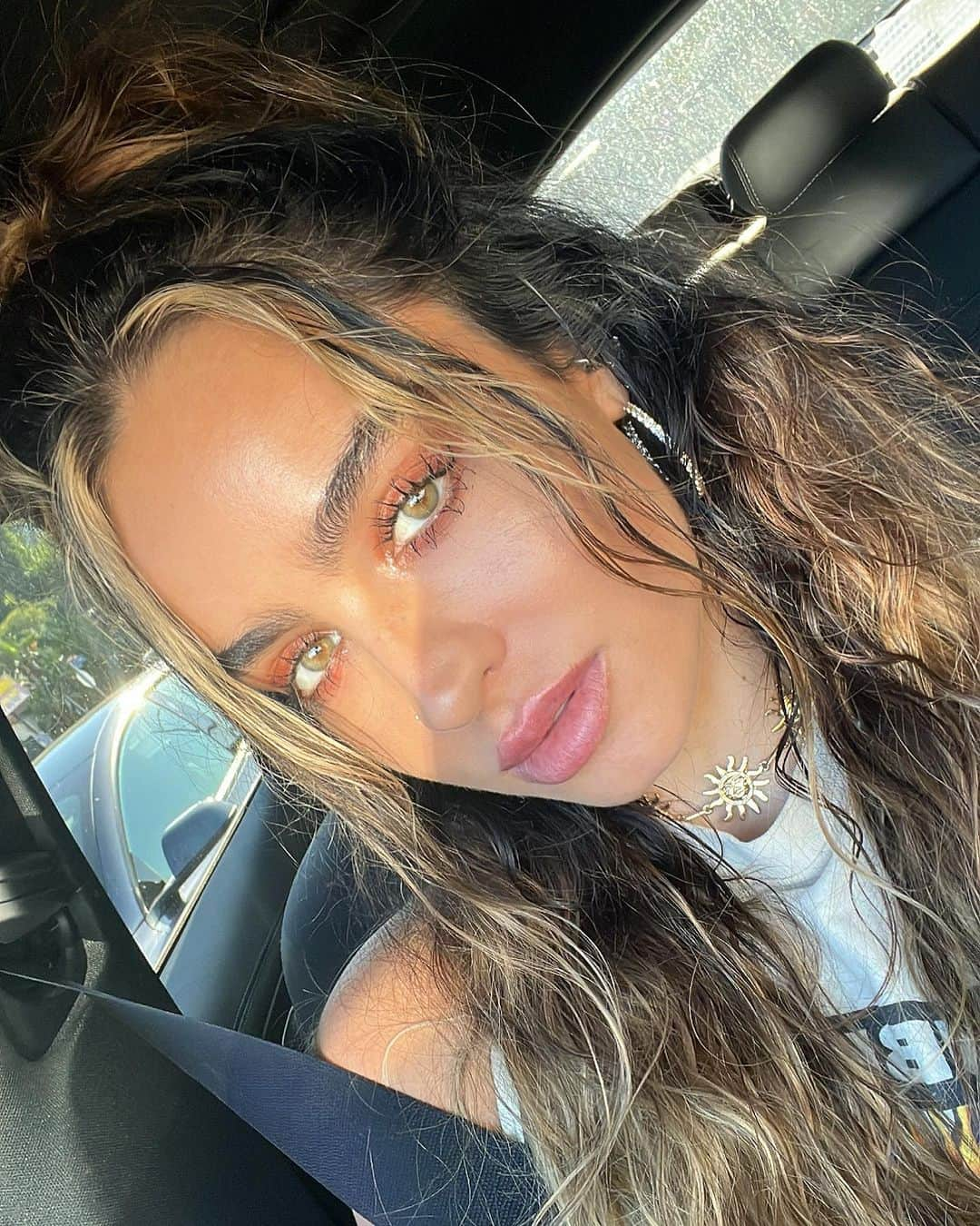 Sommer Rayのインスタグラム：「selfeeeeeeez」