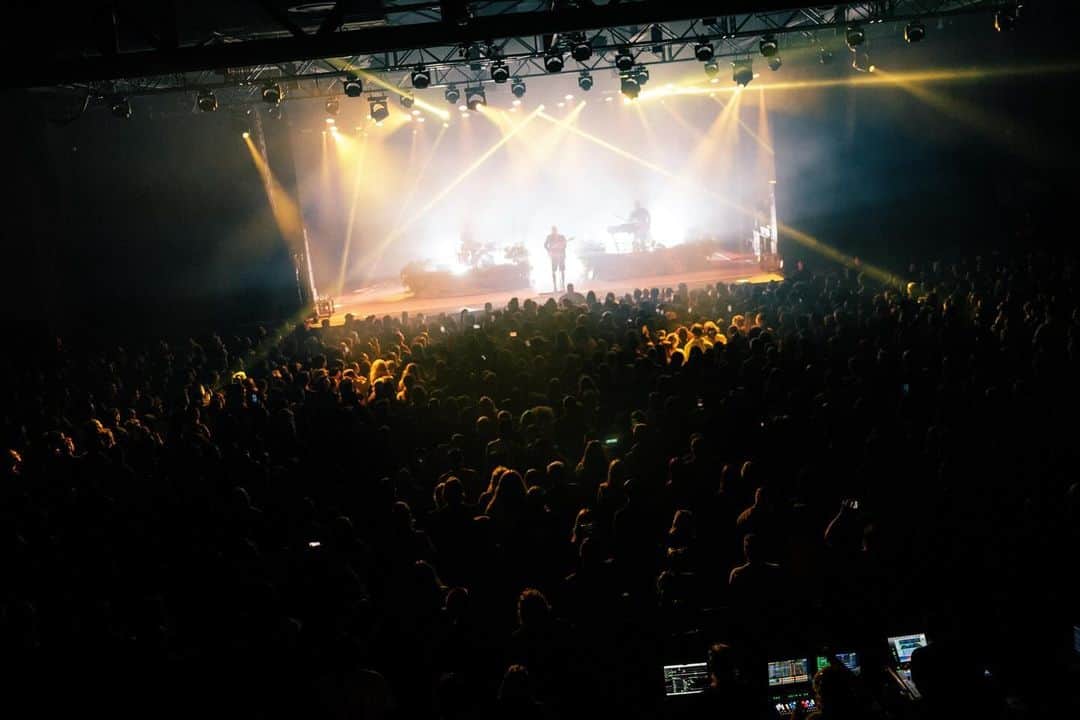 PVRISさんのインスタグラム写真 - (PVRISInstagram)「Thank you to everyone who came to The Godless/Goddess Tour this past month. @tommygenesis, @pompomsquad, and @impoppy, you are legends!  Back on the road next month across the United Kingdom and Europe, and Australia in December.   Photos by @jackieradinsky」9月21日 6時01分 - thisispvris