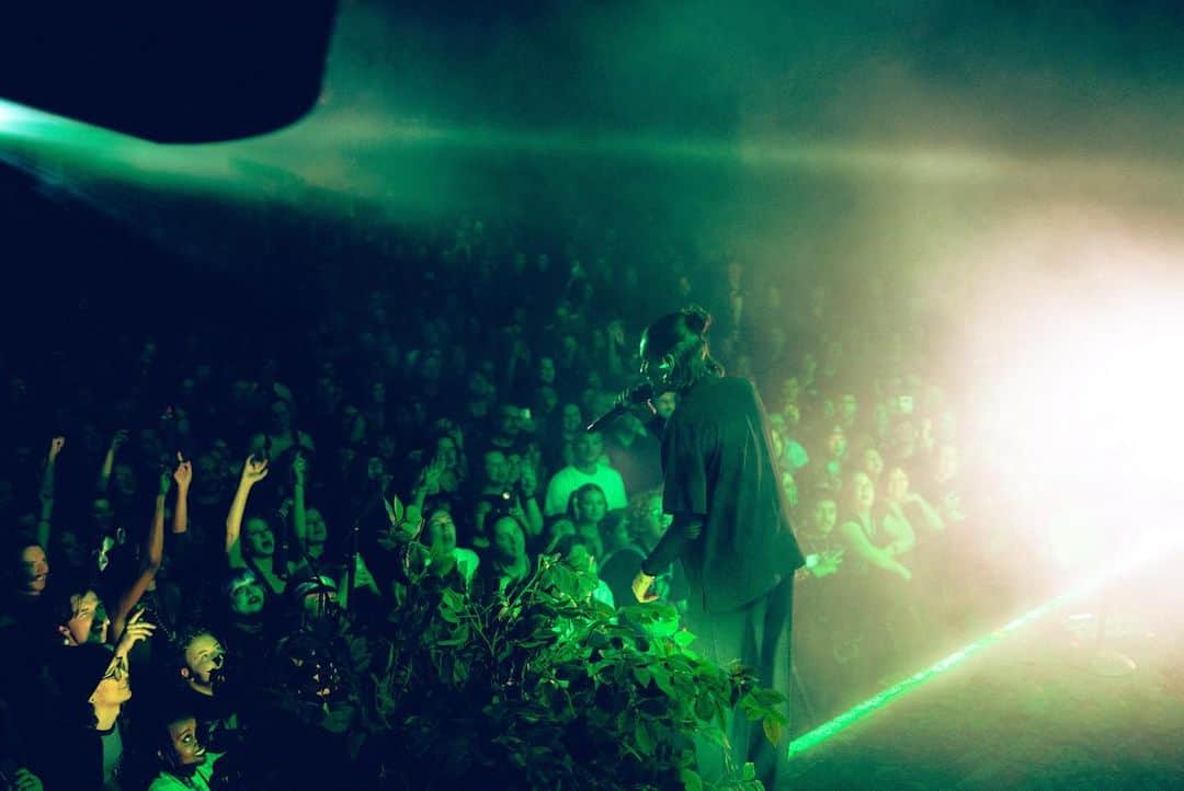PVRISさんのインスタグラム写真 - (PVRISInstagram)「Thank you to everyone who came to The Godless/Goddess Tour this past month. @tommygenesis, @pompomsquad, and @impoppy, you are legends!  Back on the road next month across the United Kingdom and Europe, and Australia in December.   Photos by @jackieradinsky」9月21日 6時01分 - thisispvris
