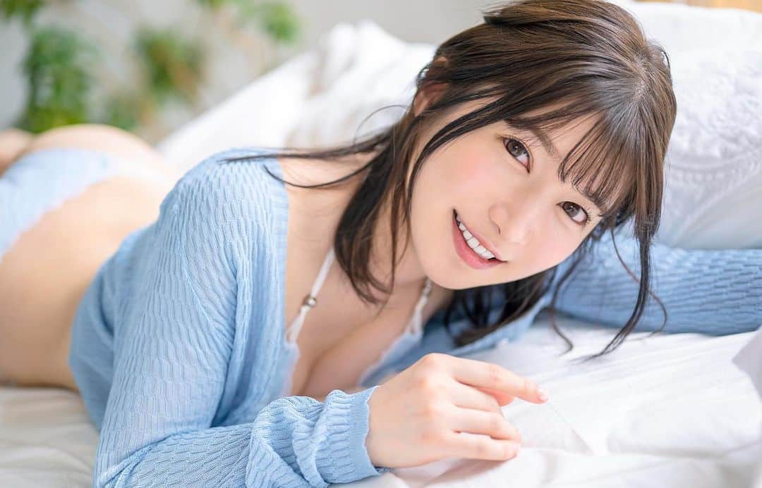 渚志帆のインスタグラム：「本日9月21日十束るうAVデビュー日です！  生かしてくれて有難う。 その存在が一番何よりも大切です。 だから私はそれを精一杯大切にします。  頑張らない、無理しない、嫌なことはしない。 でも諦めずに、ただるうらしく生きるう！を格言に前へ進みます。  楽しい嬉しいを皆様と一緒に沢山共有できる日々を過ごせますよう！ 改めてよろしくお願いします。」