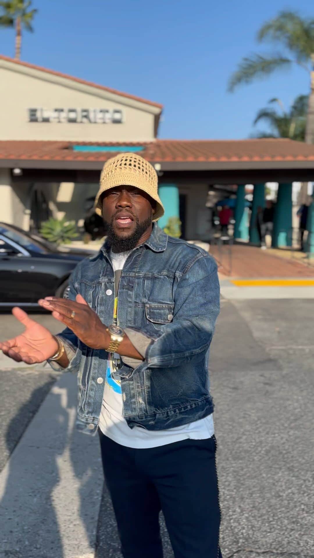 ケビン・ハートのインスタグラム：「I will not stop until @grancoramino is available EVERYWHERE!!!!!! Margaritas just got better…. That Miiiinnnoooooo Liiiinnnnnoooooo #HardWorkTasteDifferent」