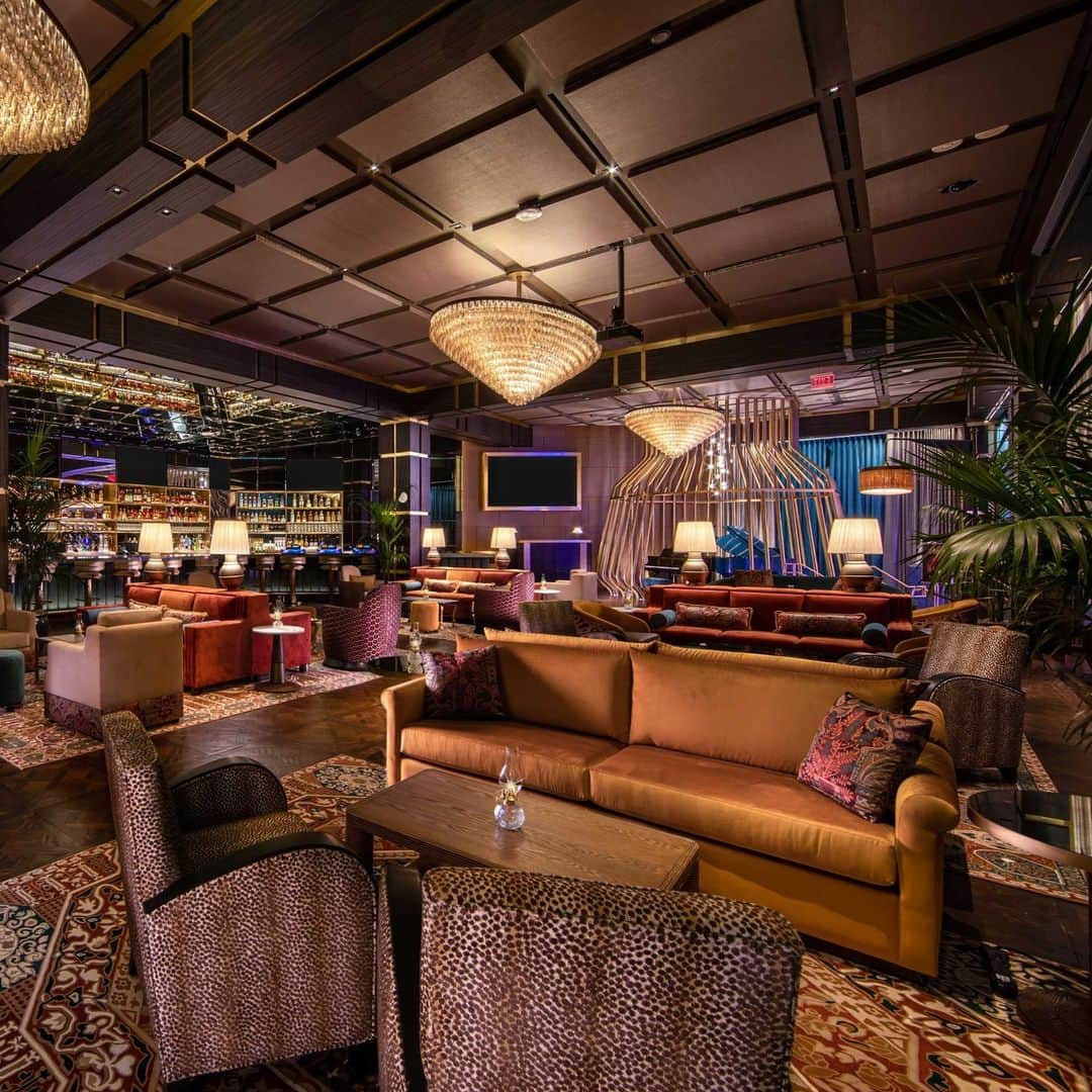 The Venetian Las Vegasのインスタグラム：「Settle in. The new @julietcocktailroom is ready for you.」