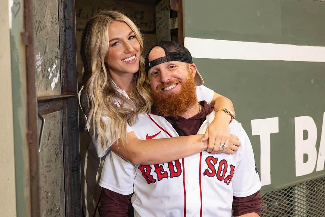 ジャスティン・ターナーのインスタグラム：「Red Sox Family Day ❤️」