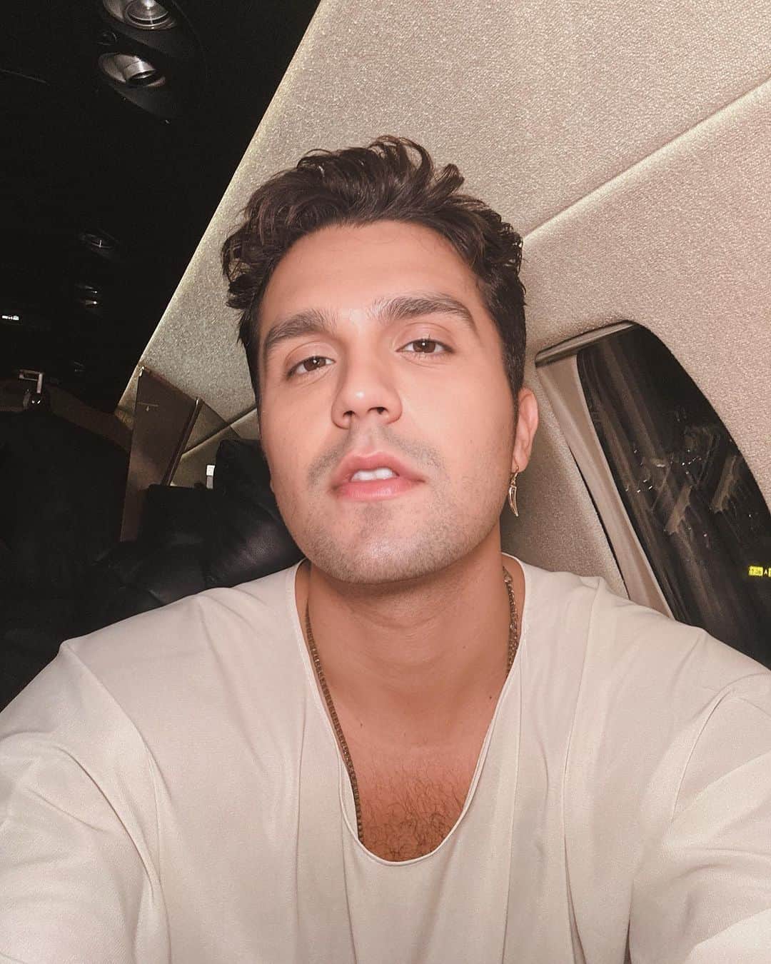 ルアン・サンタナのインスタグラム：「bora pra mais uma semana de #LuanCity 2.0! começamos hj em Fazenda Rio Grande PR ♥️」