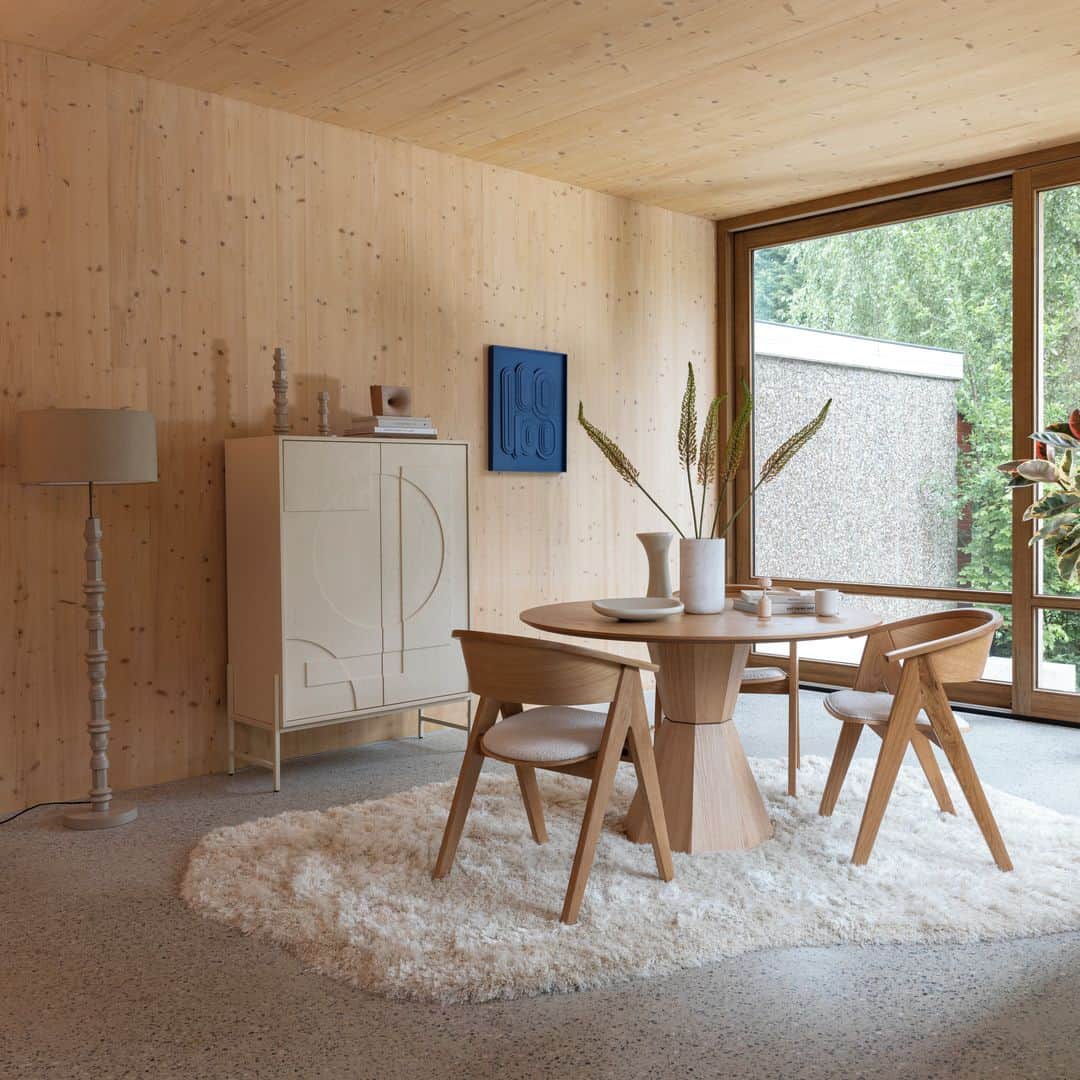 ZUIVERのインスタグラム：「Discover our new Fall collection 🍂 – Forever Shapes. This fall, our collection is all about the language of form. Step into our world with our new generation of shapes that are here to stay. Organic, bulky and soft-edged silhouettes bring softness and gentleness to your living space. Embody the perfect blend of natural beauty, pure materials and faded hues to transform any room. We are bringing forward-looking materials, ideas and designs into any home. Go on to our #linkinbio and get ready for the season change.」