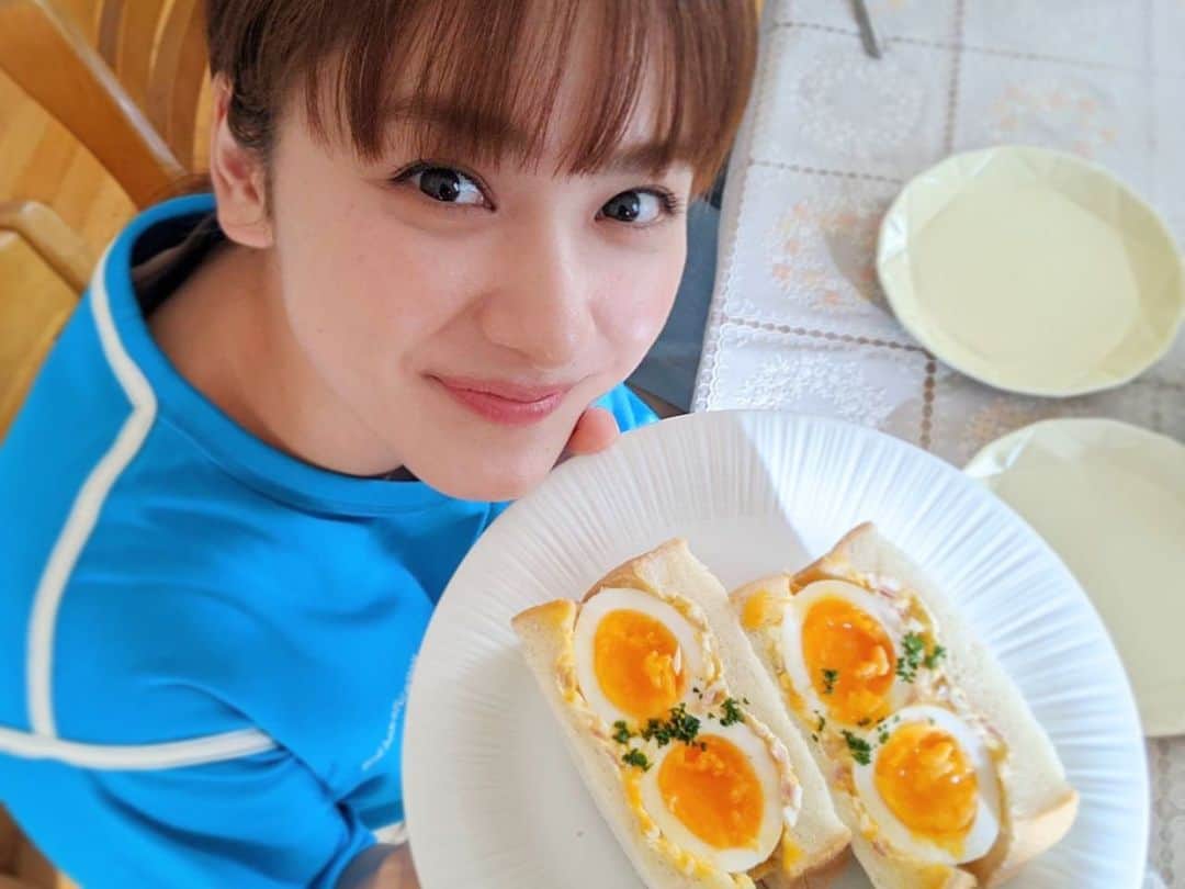 平祐奈のインスタグラム：「🩵🩵🩵 今夜はすばせか！特別編！ この後22時から絶対みてね。  みんなでドタバタしてます笑 今になってオフショット大放出。。。 #この素晴らしき世界」
