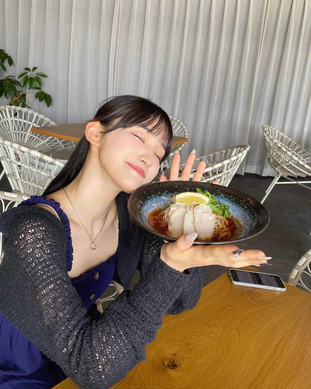 柳澤杏のインスタグラム：「ここのグランピングはなまる💮 トマトラーメン美味しすぎて家で再現した^ ^  📍KAINO VILLA-カイノヴィラ- @kaino_villa  　 #夏休み」