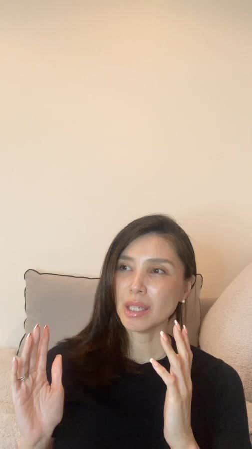 吉原珠央のインスタグラム：「お忙しい時間帯にもかかわらず、インスタライブにお付き合いくださいまして、ありがとうございました😊🙏✨  ライブのコミュニケーションからは、いつも画面を通じて温かいエネルギーを感じています！  少し残しておきますので、よろしければぜひ♫  そして、来週のインスタライブの日時が決まりましたら、告知させてくださいね！  ありがとうございました😊」