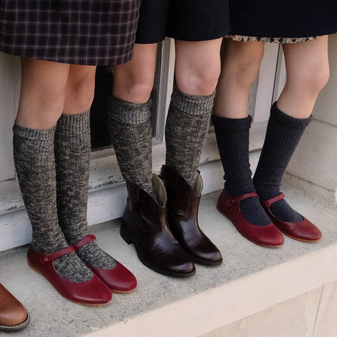 bonpointさんのインスタグラム写真 - (bonpointInstagram)「New Bonpoint FW23 | Easy to match and comfy to wear! ​ Ideal for school, our shoes collection blends timeless style and seasonal tones. ​  #Bonpoint #NewCollection」9月21日 20時01分 - bonpoint