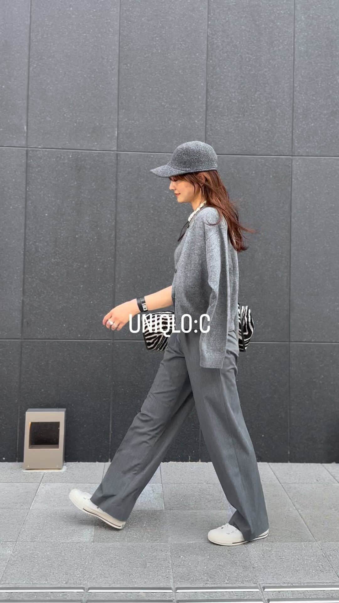 のインスタグラム：「#uniqloc   All UNIQLOで グレーだらけの日 壁と同化しました🫡  キャップとニットはUNIQLO:C 迷いに迷ってこの3点に🙌  cap、knit、pants  @uniqlo_jp  shoes  #converse  bag  #avacation   #uniqlo#ユニクロ#ユニクロコーデ #uniqloコーデ #大人カジュアル #カジュアルコーデ #fashion#casual #ワントーンコーデ」